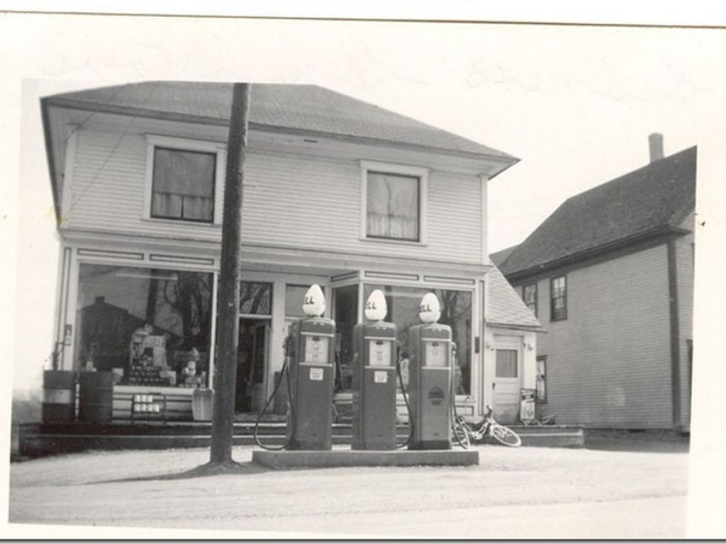 1702 main street